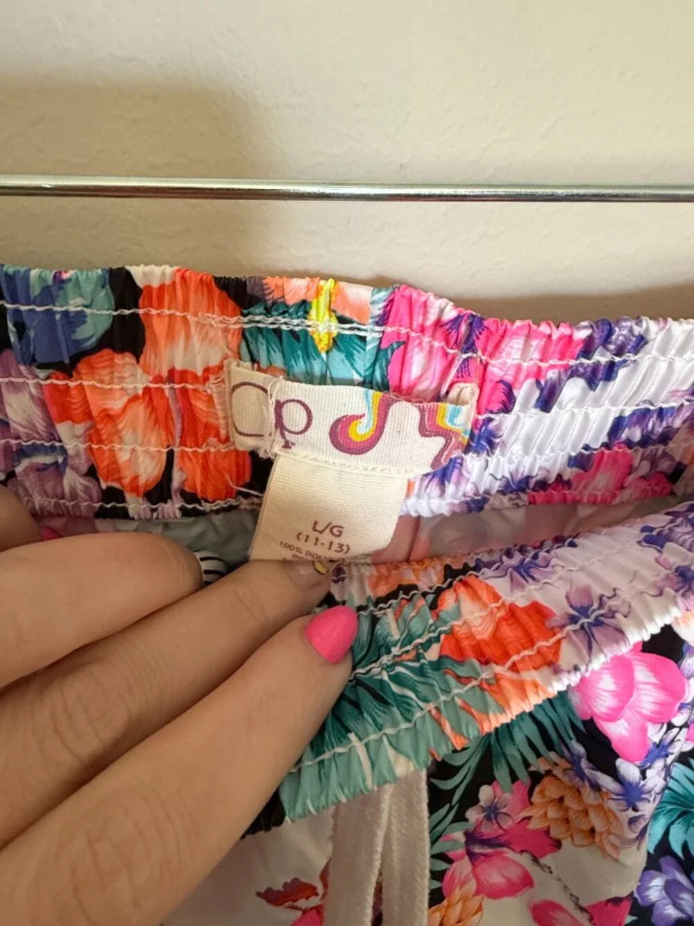 OP Ocean Pacific Floral Running Shorts L 11-13 Tropical Beach Shorts - Picture 2 of 3